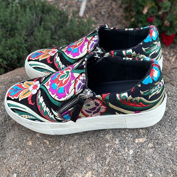 Steve Madden Embroidered Shoes Size 5.5 - Picture 4 of 5